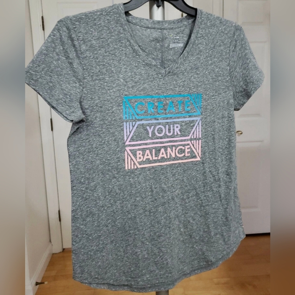 Tek Gear Gray Short Sleeve Athletic "Create Your Balance" Graphic Tee XS